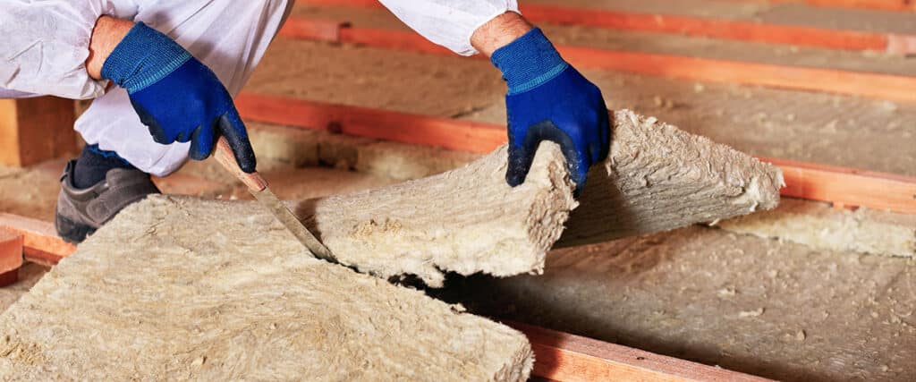 Installing thermal insulation layer